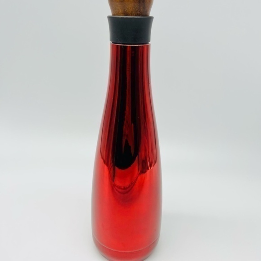 Double walled insulated bottle by Food & Wine with screw on wooded top